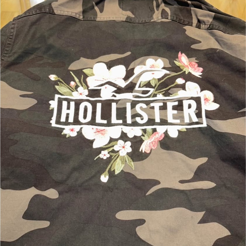 Hollister Black and Gray Camouflage Jacket with Floral Embroidery
